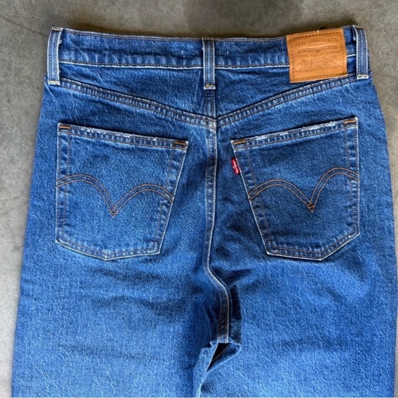 Levi's Women's Blue Straight Leg Jeans - Picture 3 of 3